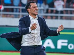 SIMBA yaachana na Kocha Fadlu Davids